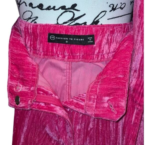 Fashion To Figure - Vana Wide Leg Velvet Pantsuit Sz 0/ US 12 - Picture 8 of 9